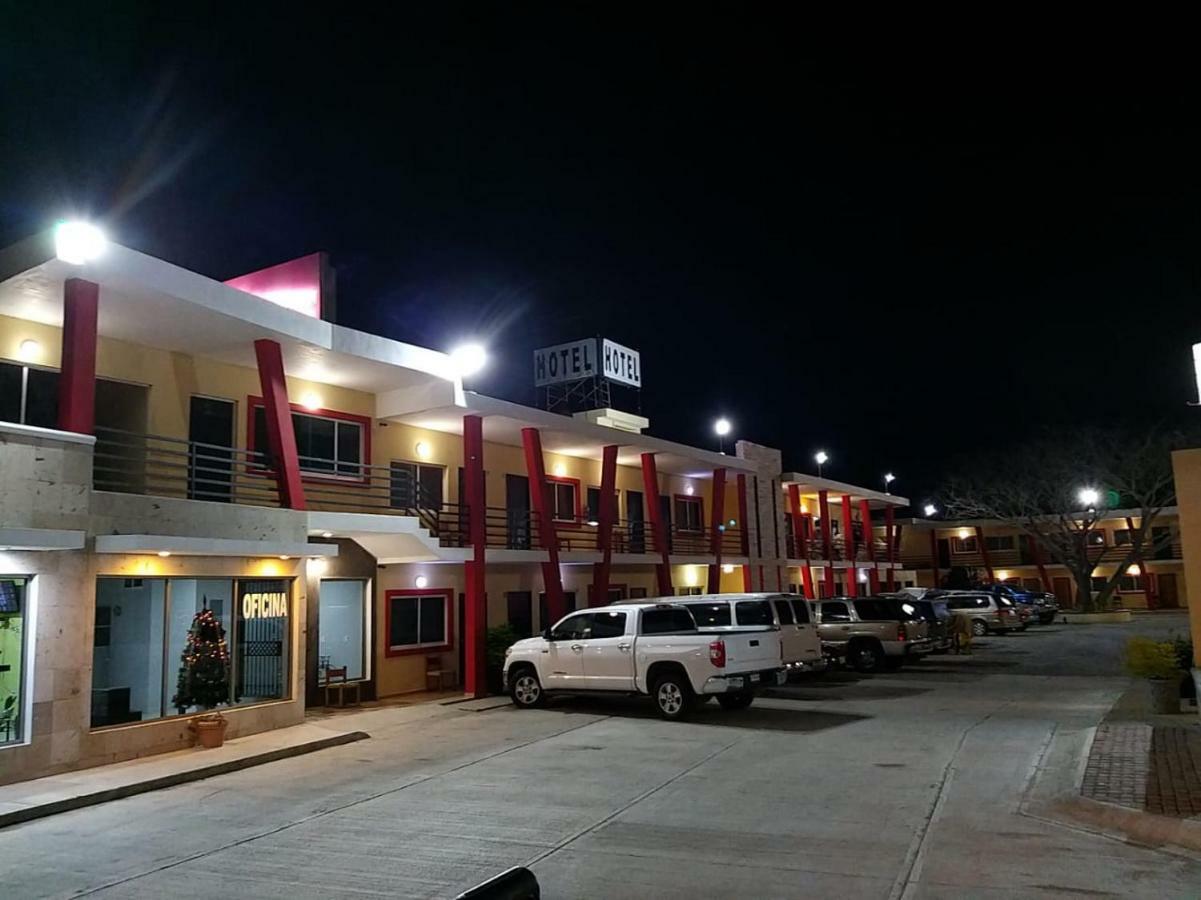 El Descanso Inn マサトラン エクステリア 写真